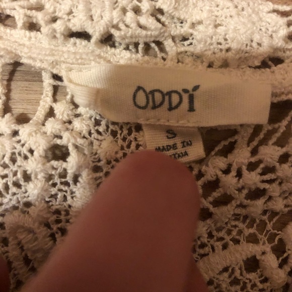 Cute thrifted shirt. - Picture 5 of 5